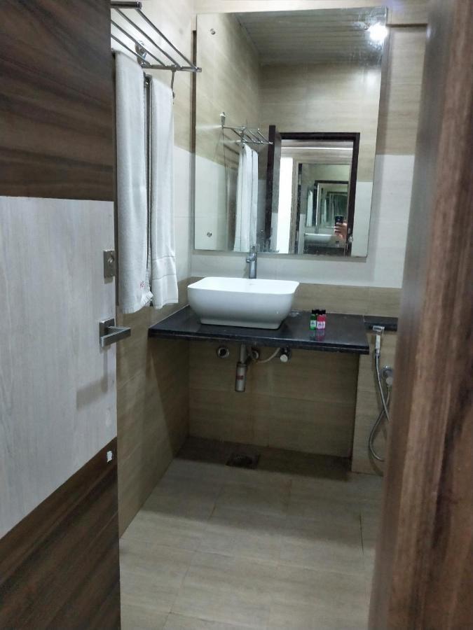 Hotel Samrat Диу Экстерьер фото